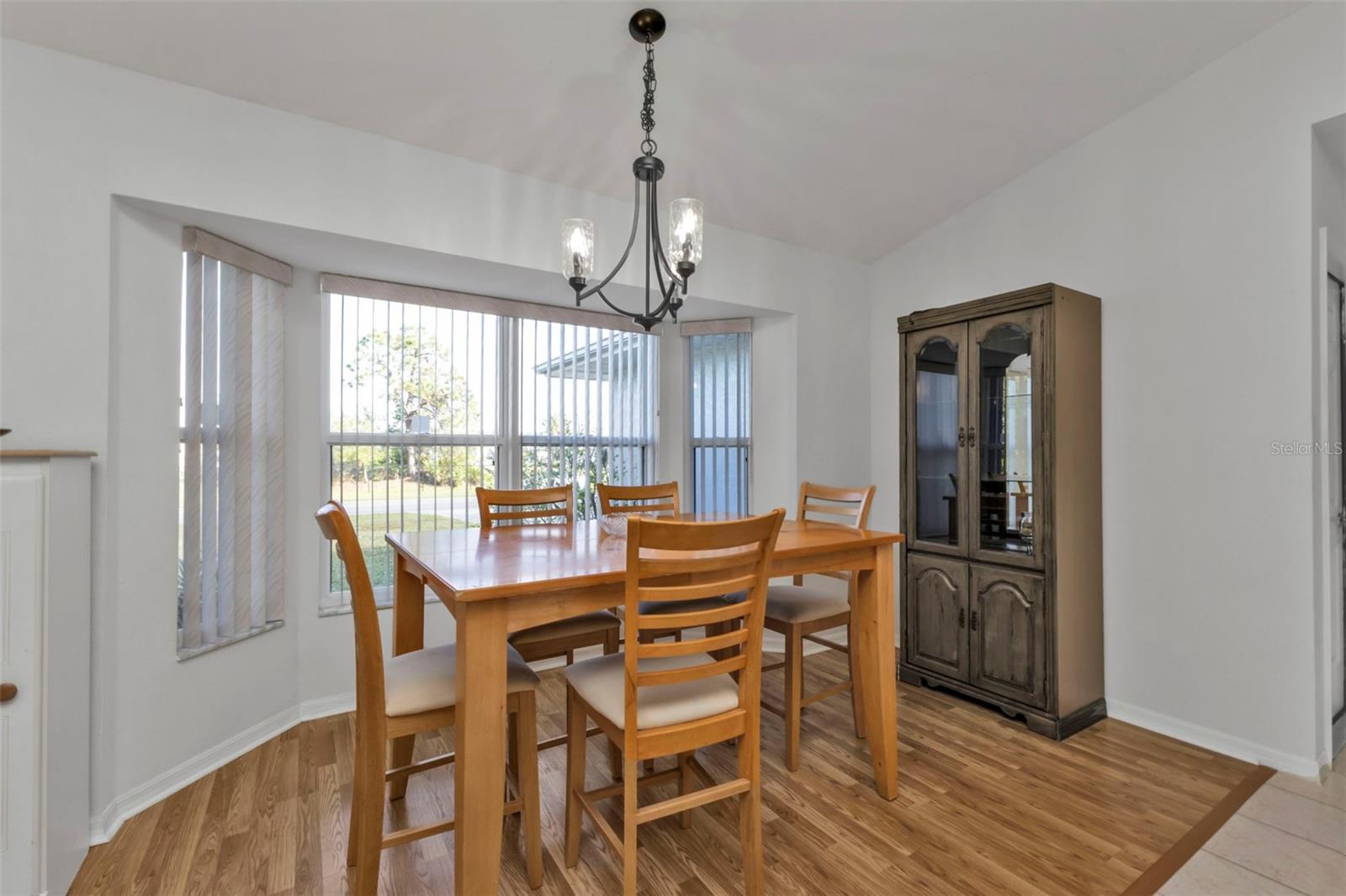Image 9 of 39 For 13497 Chancellor Boulevard