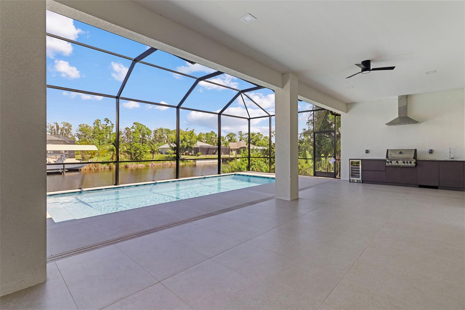 Image 18 of 71 For 15048 Hennipen Circle