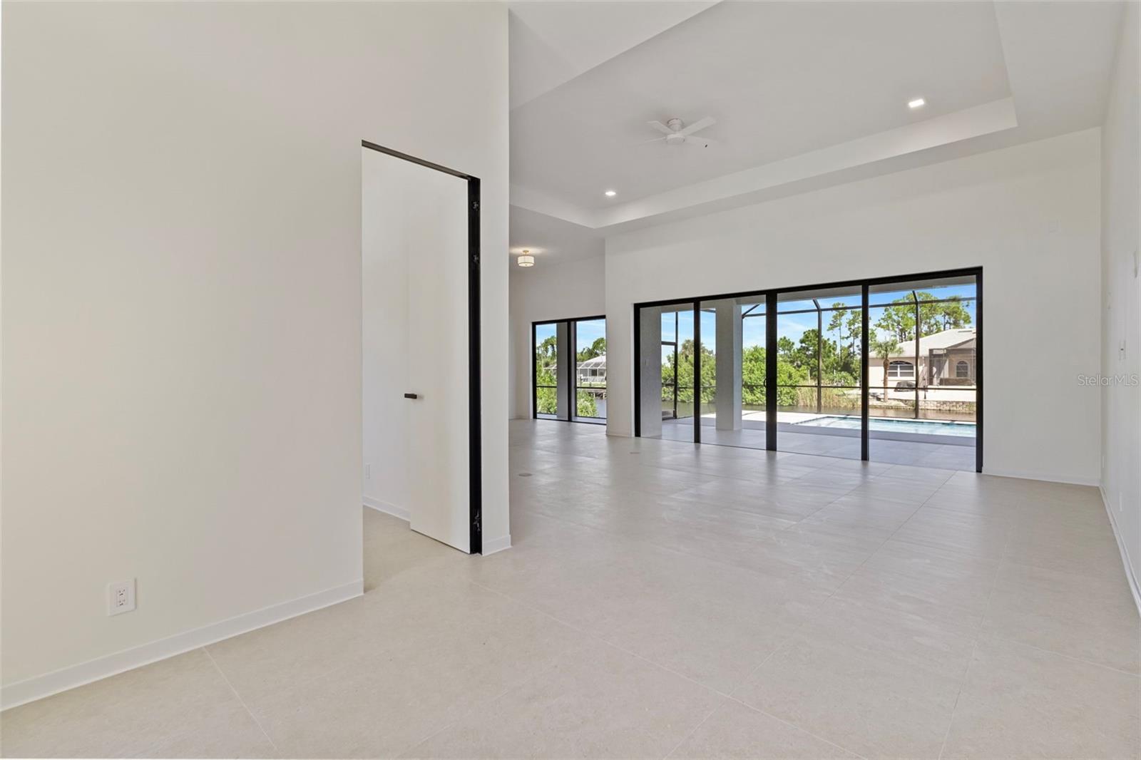 Image 36 of 71 For 15048 Hennipen Circle