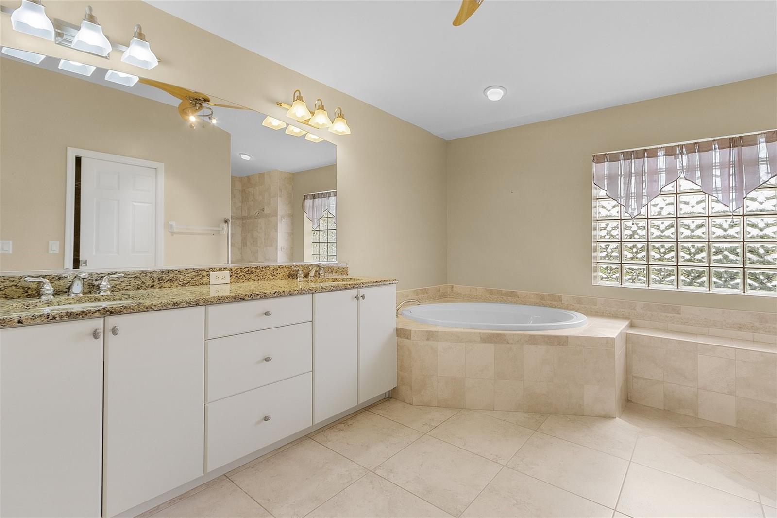 Image 14 of 32 For 15460 Longview Road