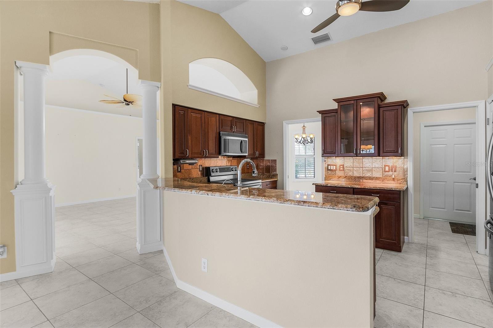 Image 9 of 32 For 15460 Longview Road