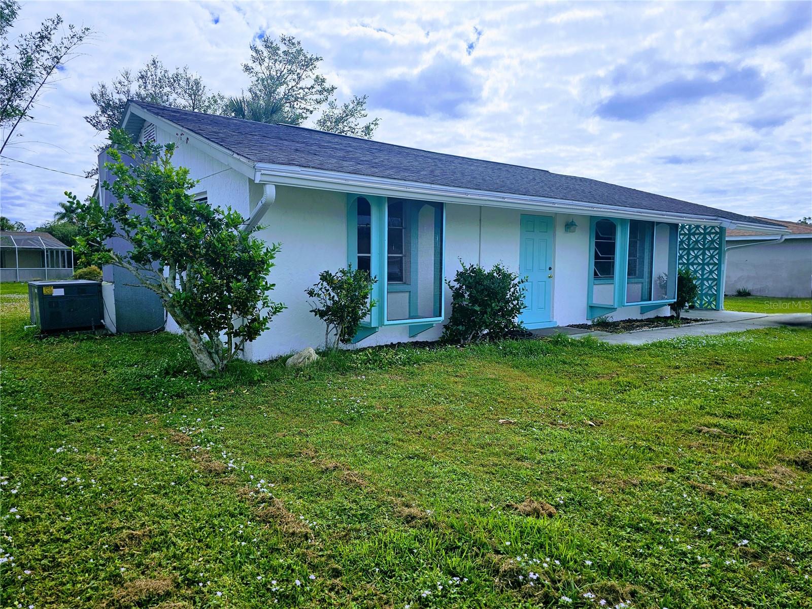 Image 4 of 16 For 683 Tarpon Boulevard Nw