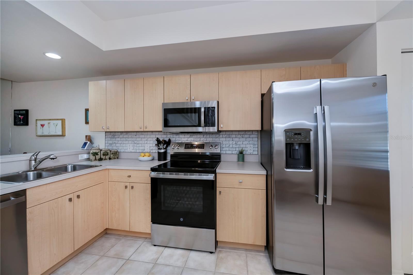 Image 5 of 56 For 1216 Rio De Janeiro Avenue 306