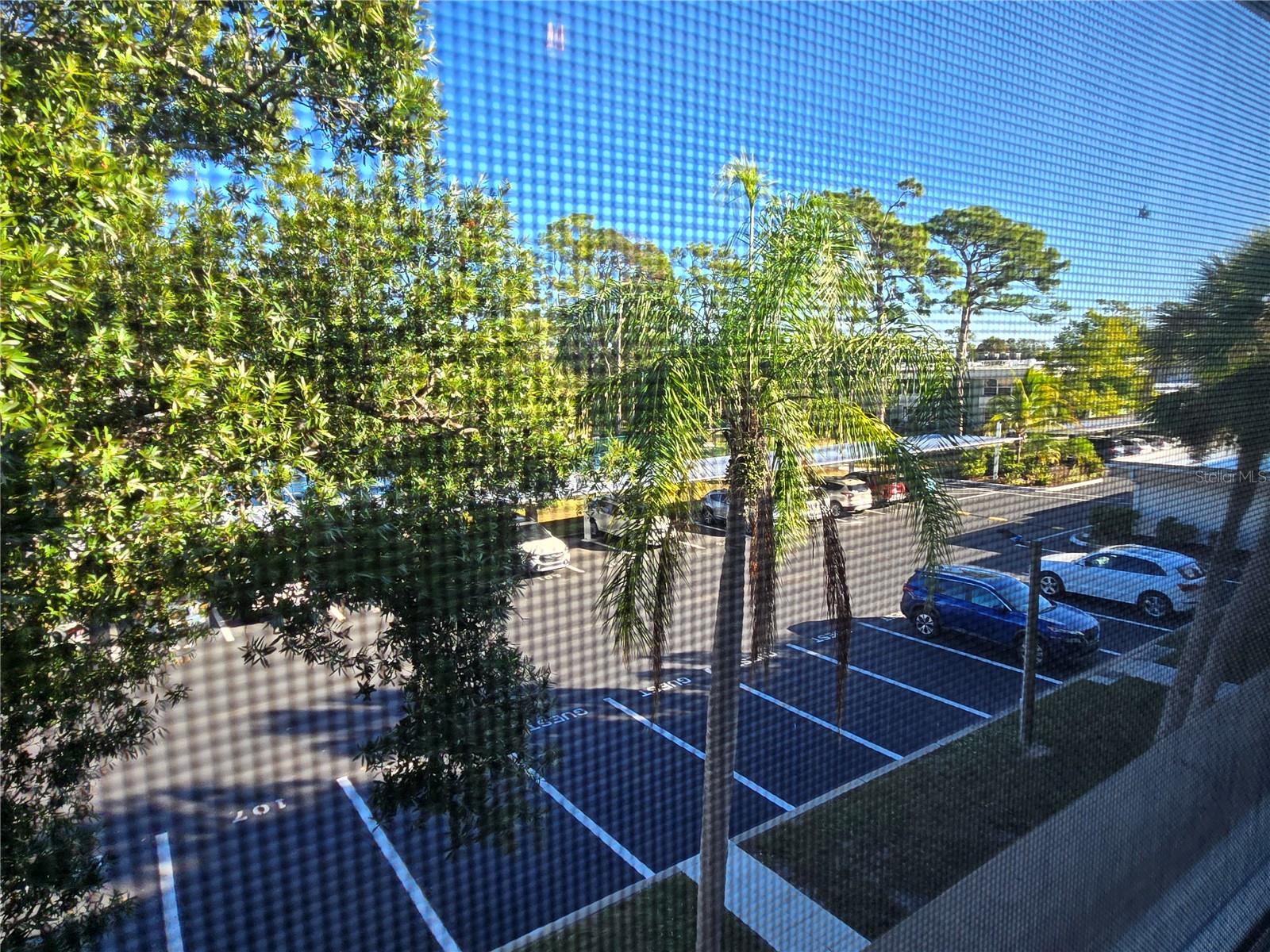 Image 27 of 40 For 21260 Brinson Avenue 307