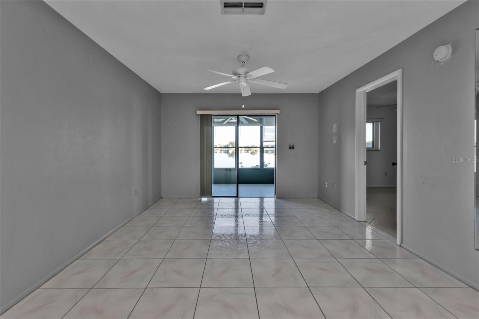 Image 11 of 39 For 25225 Rampart Boulevard 502