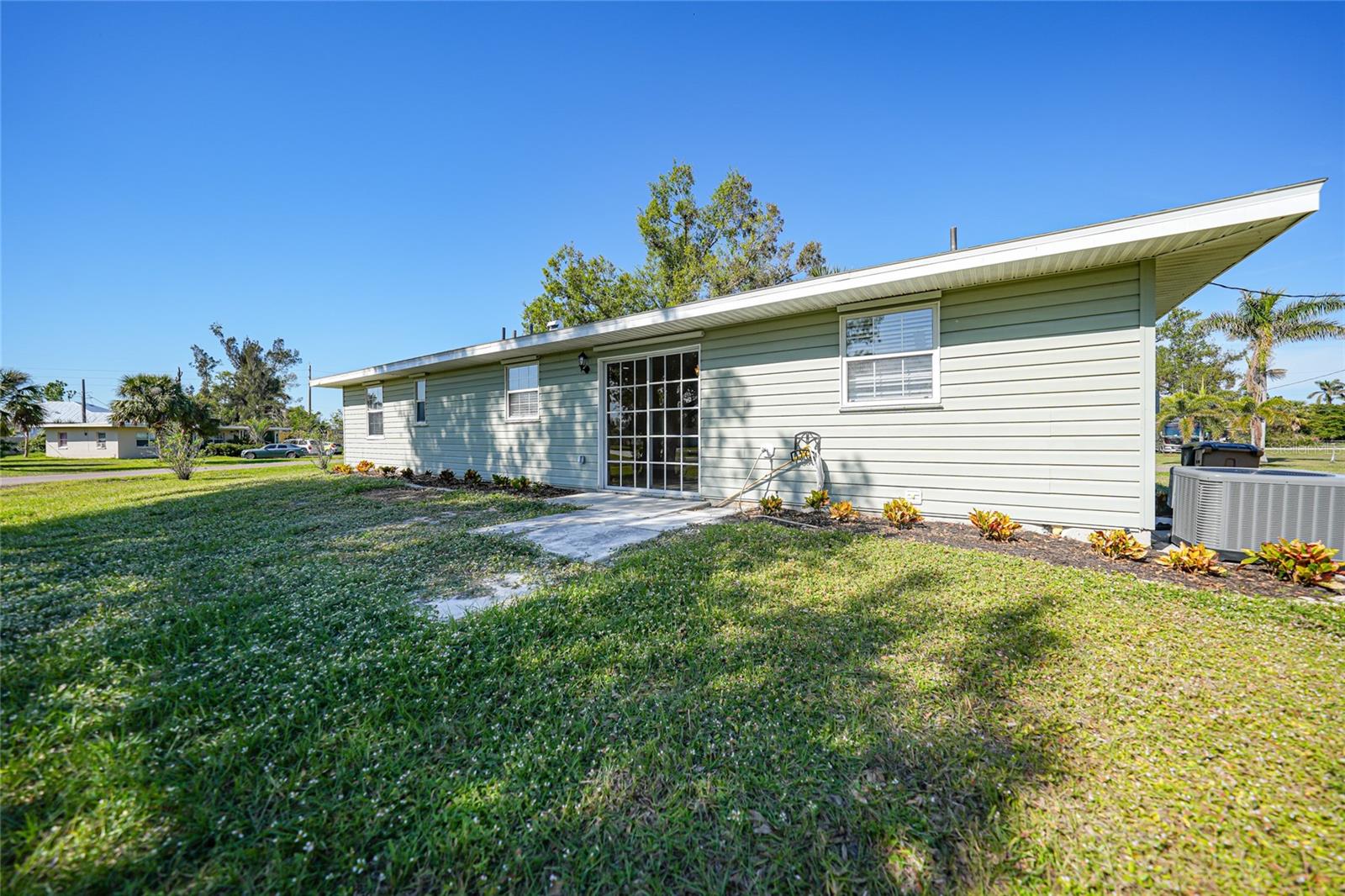 Image 17 of 21 For 511 Corto Andra Street