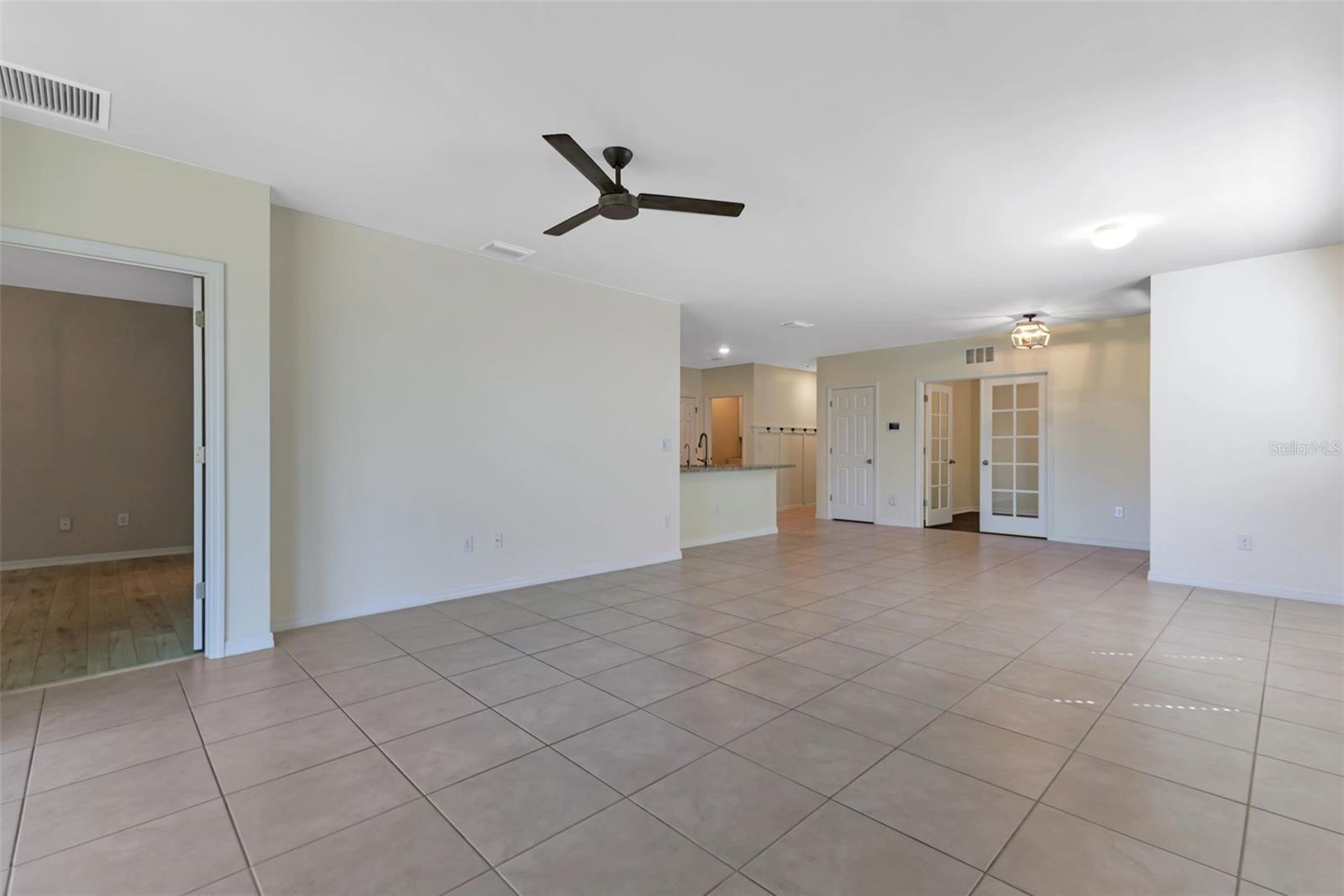 Image 10 of 38 For 7081 Crystal Way