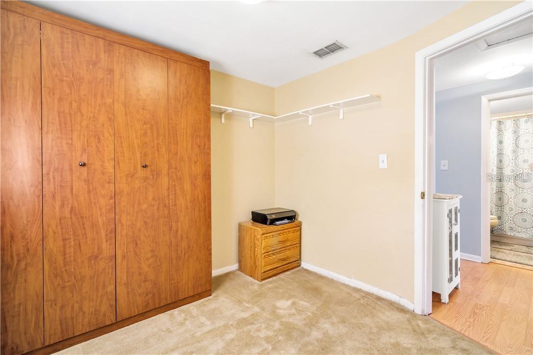 Listing photo id 11 for 4201 Covina Circle