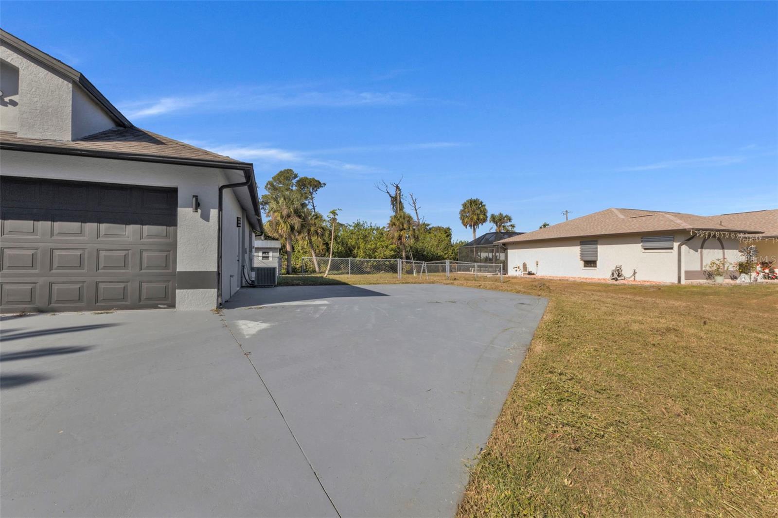 Image 50 of 52 For 2387 Tamarind Street