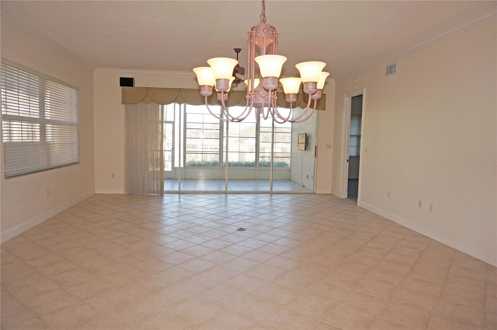 Image 4 of 64 For 2630 Tarpon Cove Drive 211