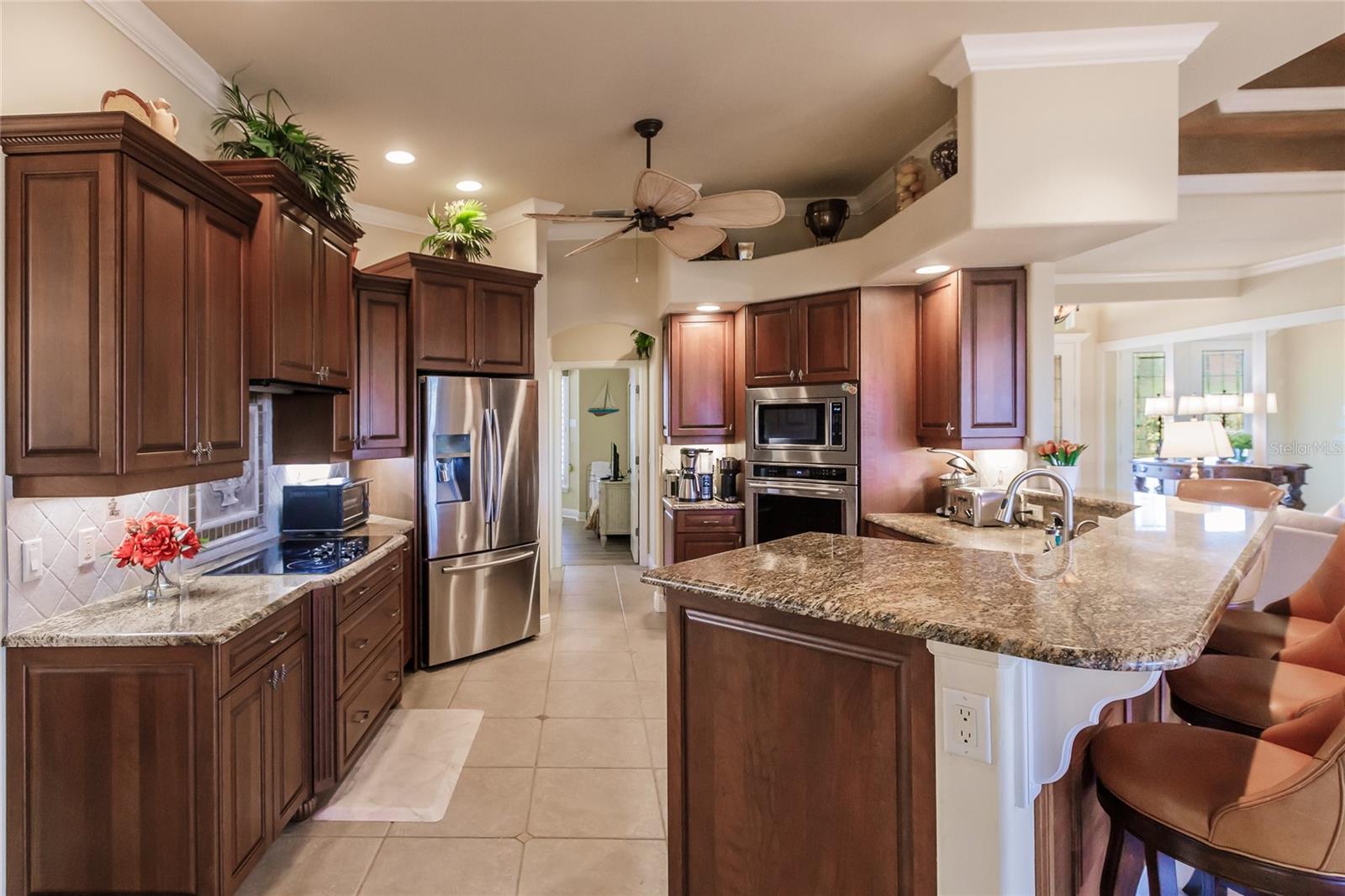 Listing photo id 12 for 3443 Kentia Palm Court