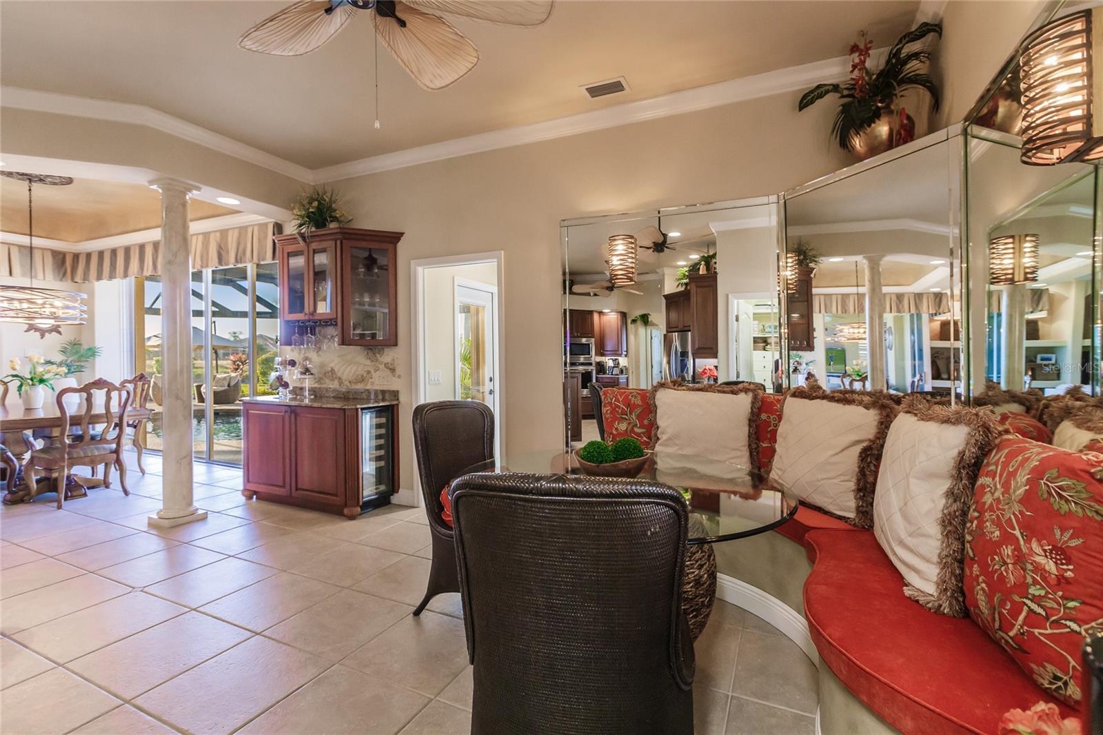 Listing photo id 21 for 3443 Kentia Palm Court