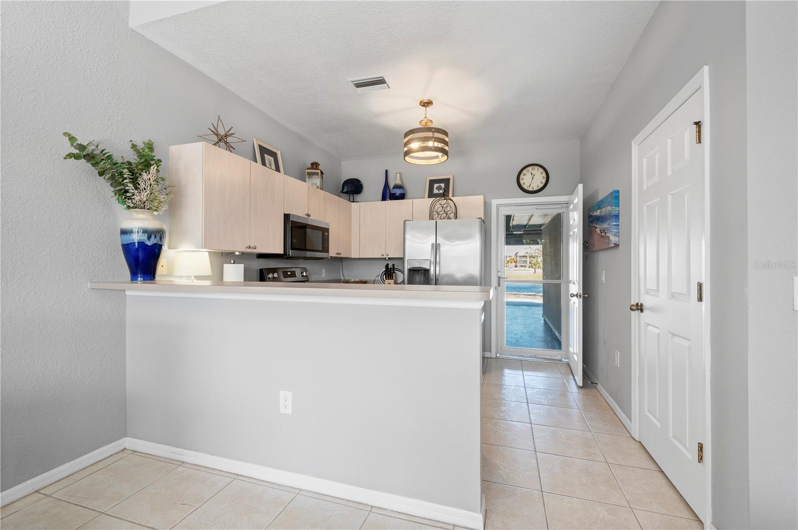 Image 14 of 51 For 3181 Matecumbe Key Road 11