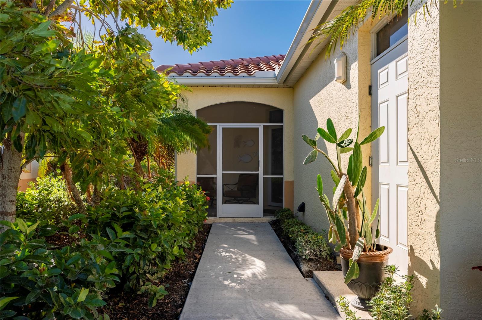 Image 5 of 51 For 3181 Matecumbe Key Road 11