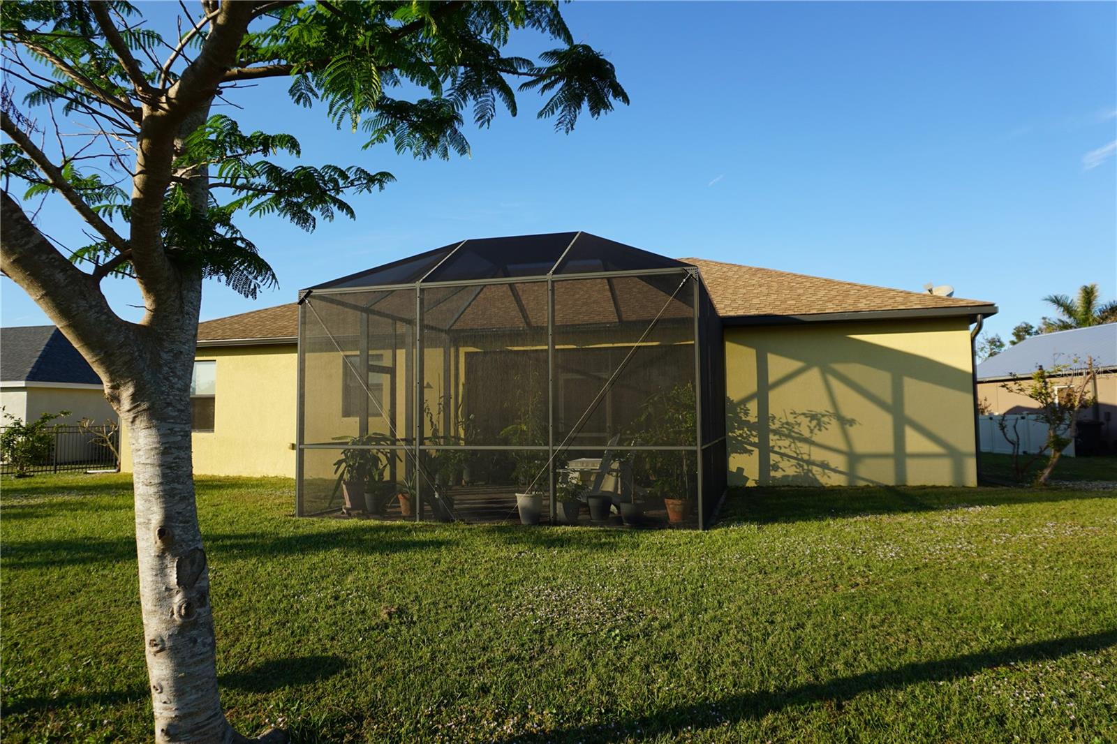 Image 39 of 54 For 25115 Esmeralda Court