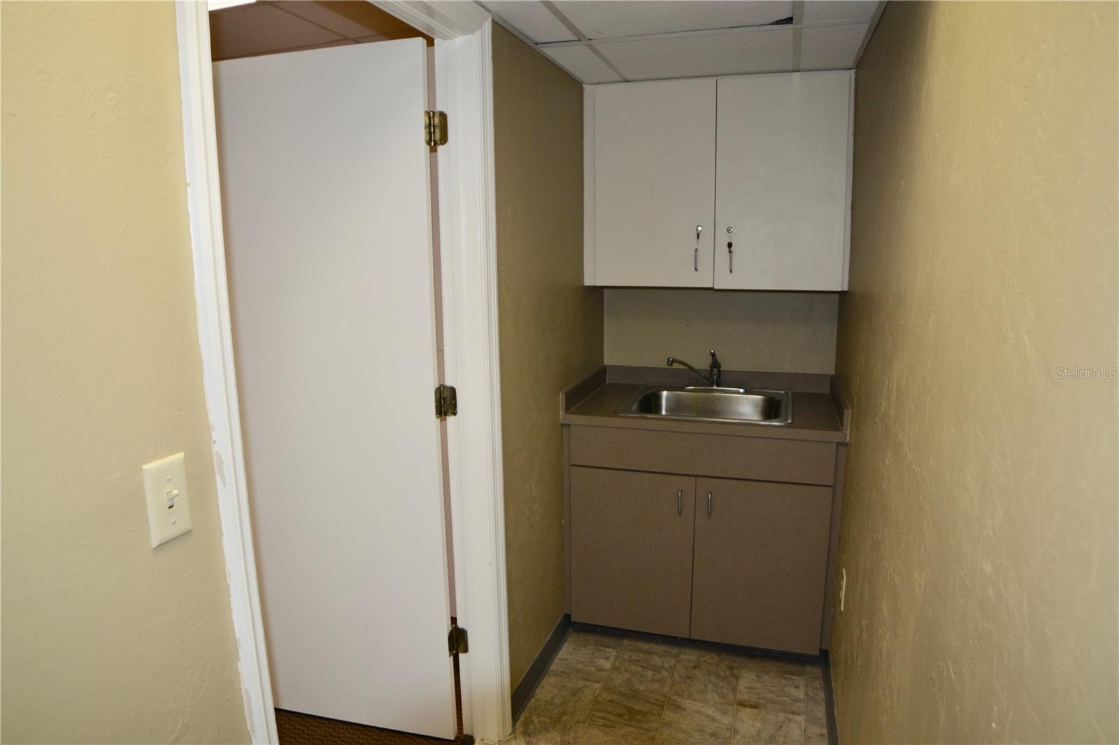 Image 20 of 31 For 2496 Caring Way B