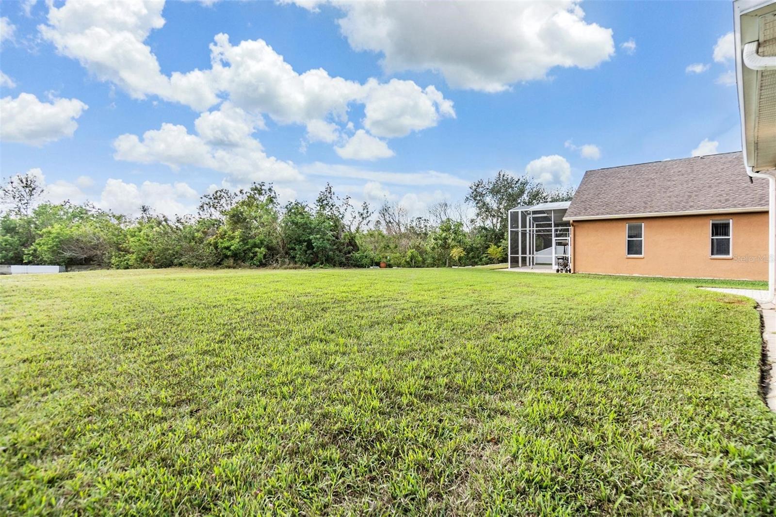 Listing photo id 33 for 10721 Banfield Drive