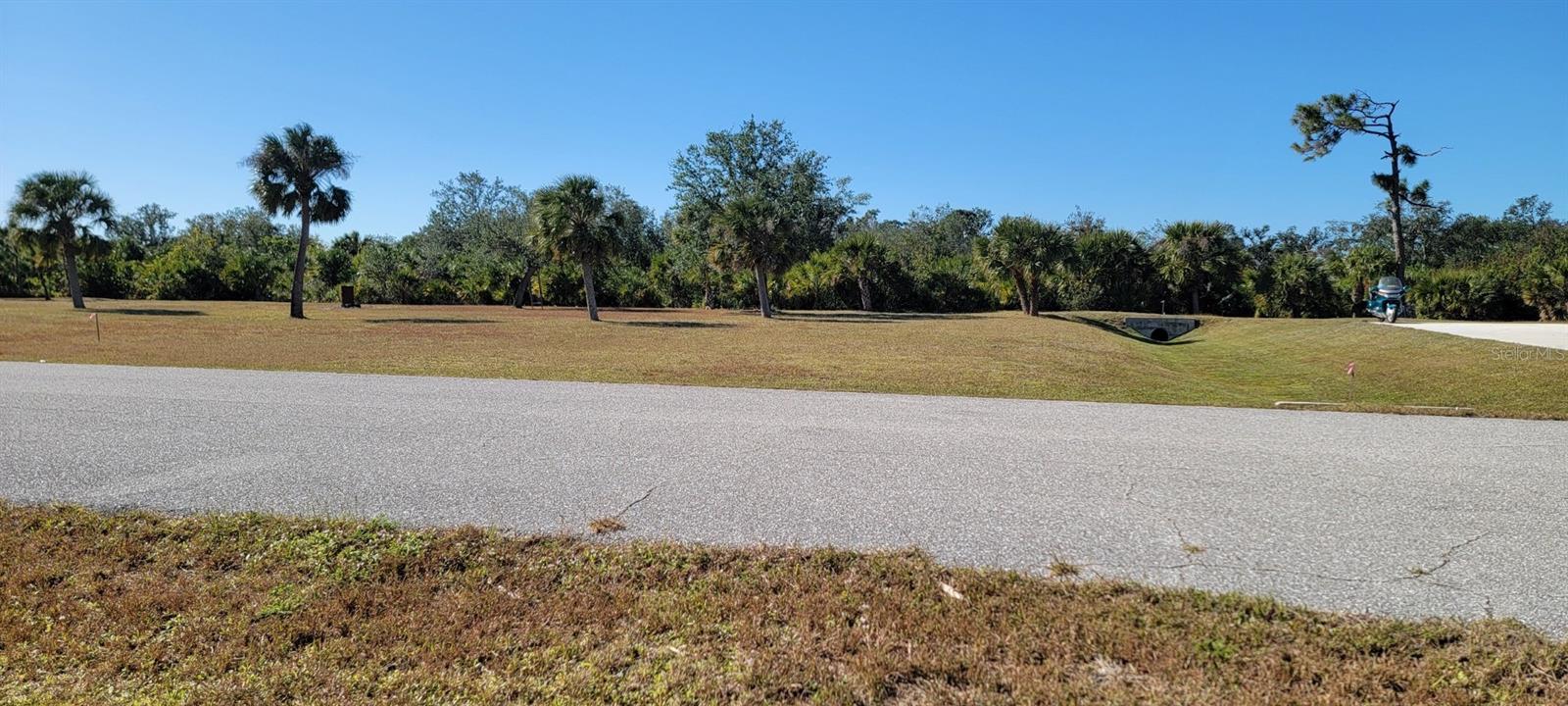 Image 7 of 21 For 7847 Pinedale Drive