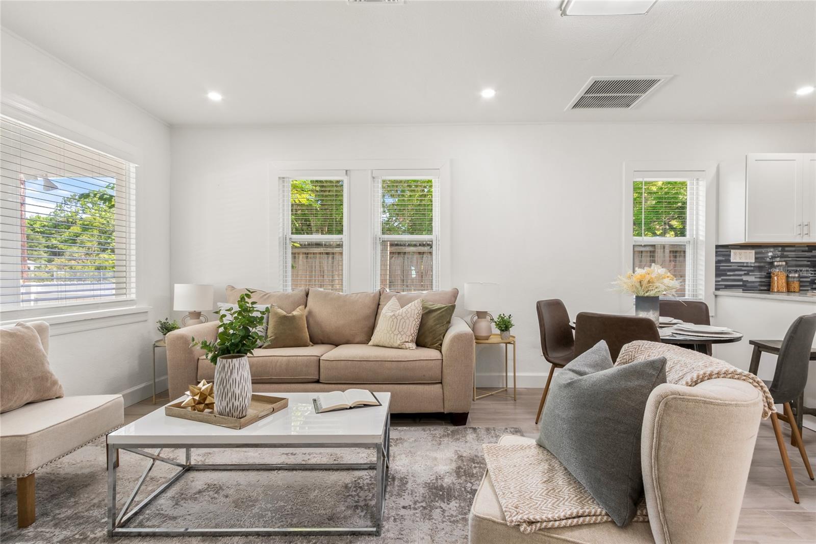 Image 10 of 49 For 925 Saint Johns Street