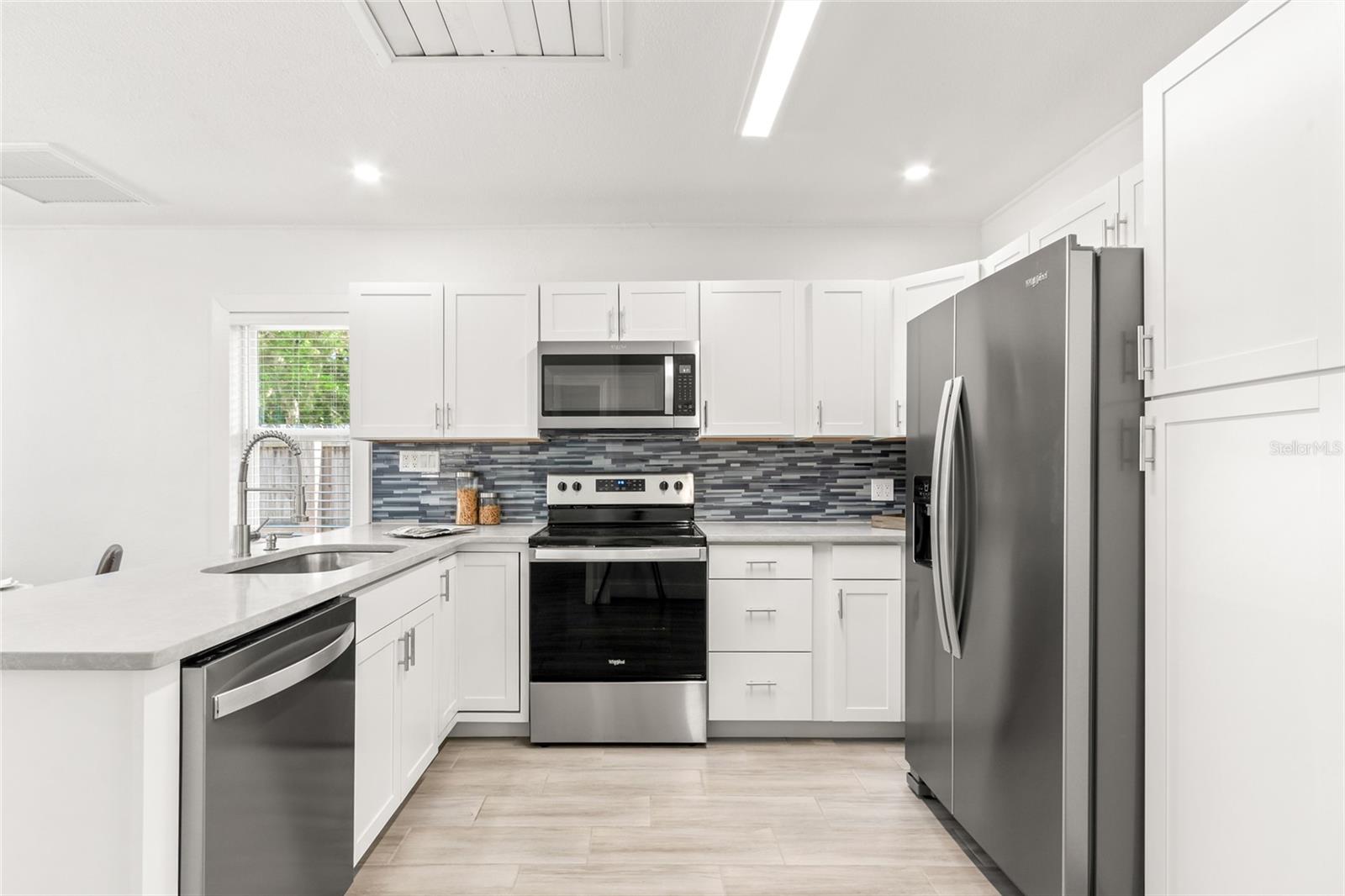 Image 16 of 49 For 925 Saint Johns Street