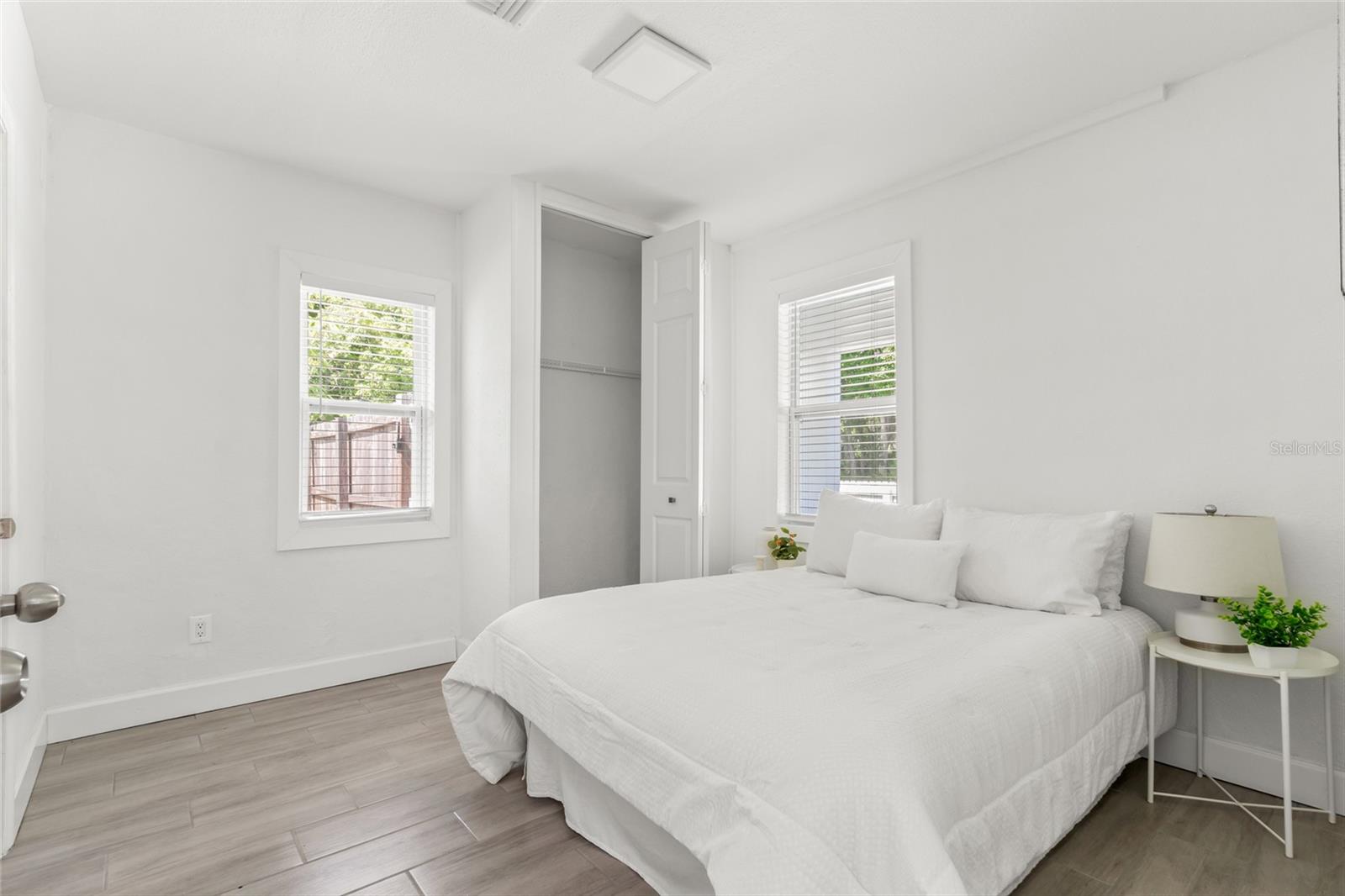 Image 18 of 49 For 925 Saint Johns Street