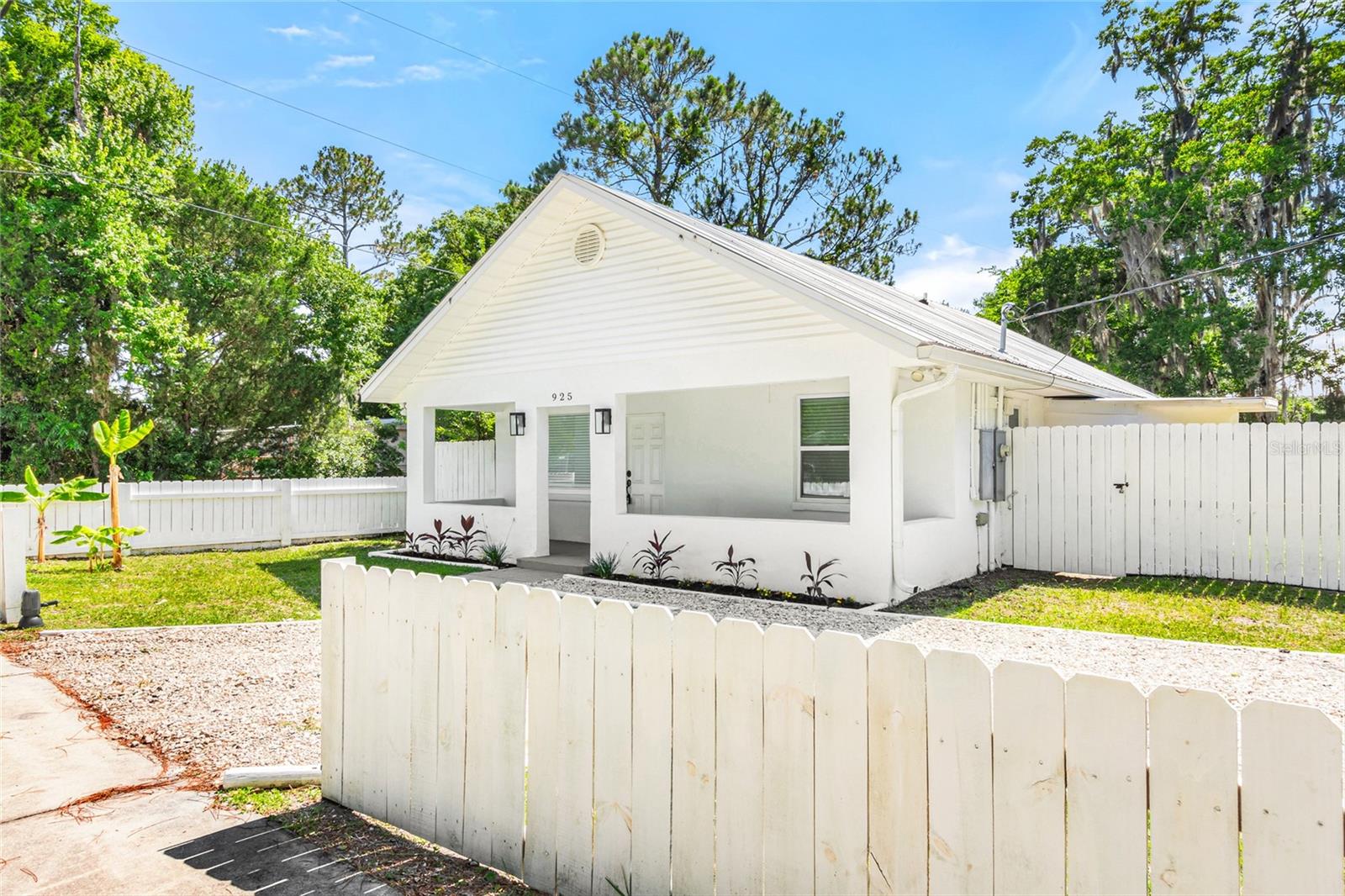 Image 2 of 49 For 925 Saint Johns Street