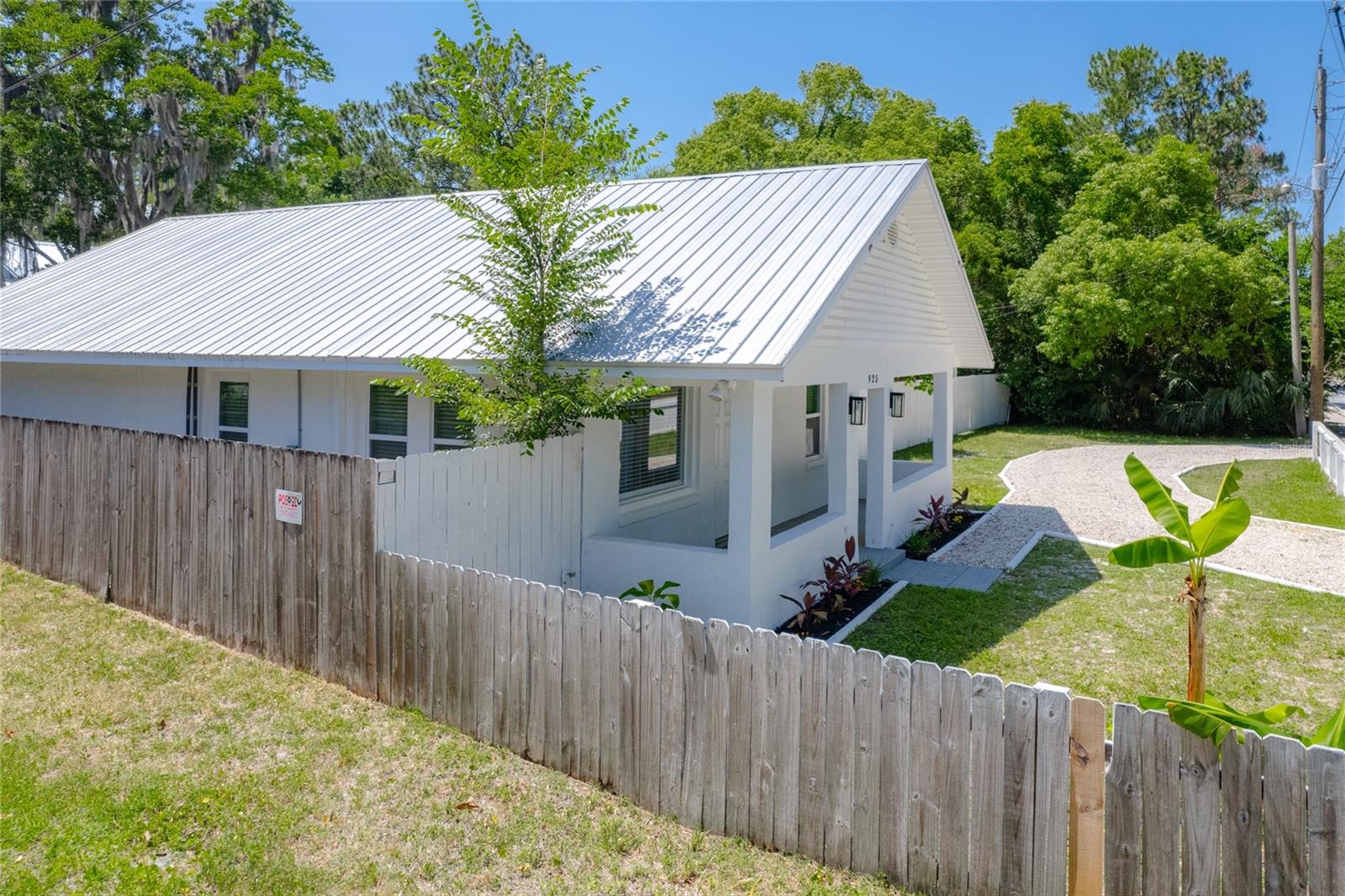 Image 43 of 49 For 925 Saint Johns Street