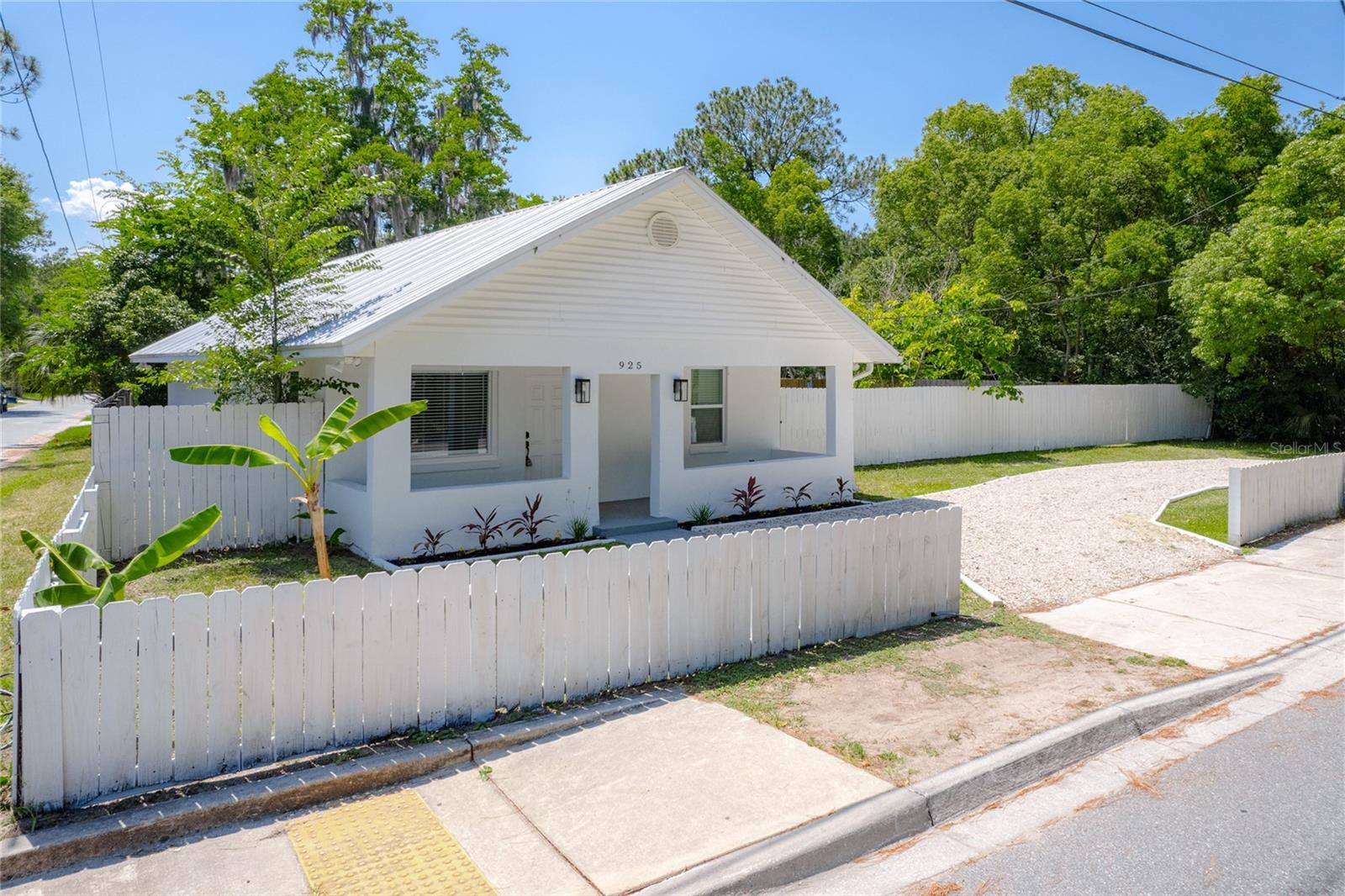 Image 44 of 49 For 925 Saint Johns Street