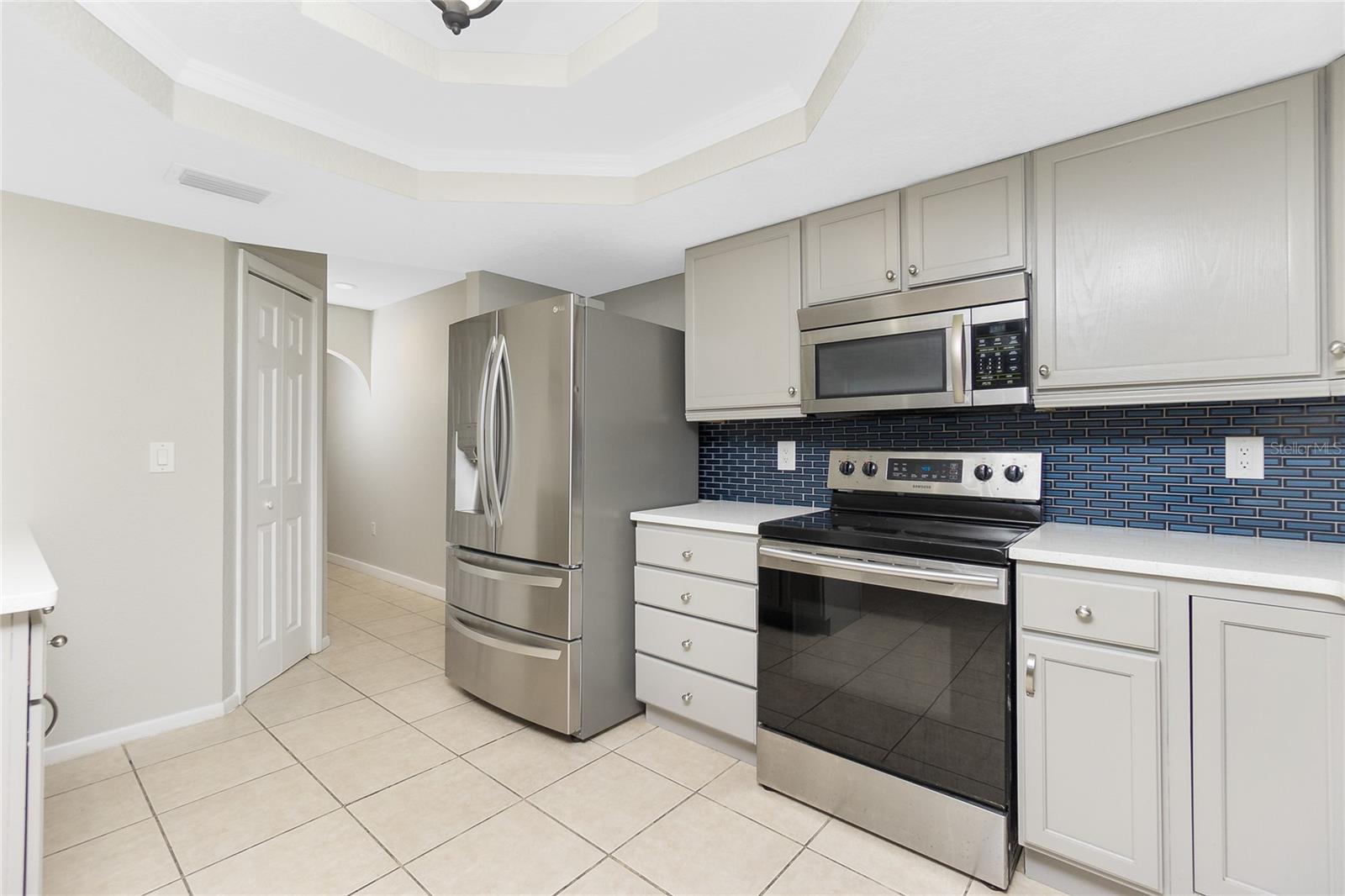 Image 12 of 49 For 1190 Victoria Ave Nw