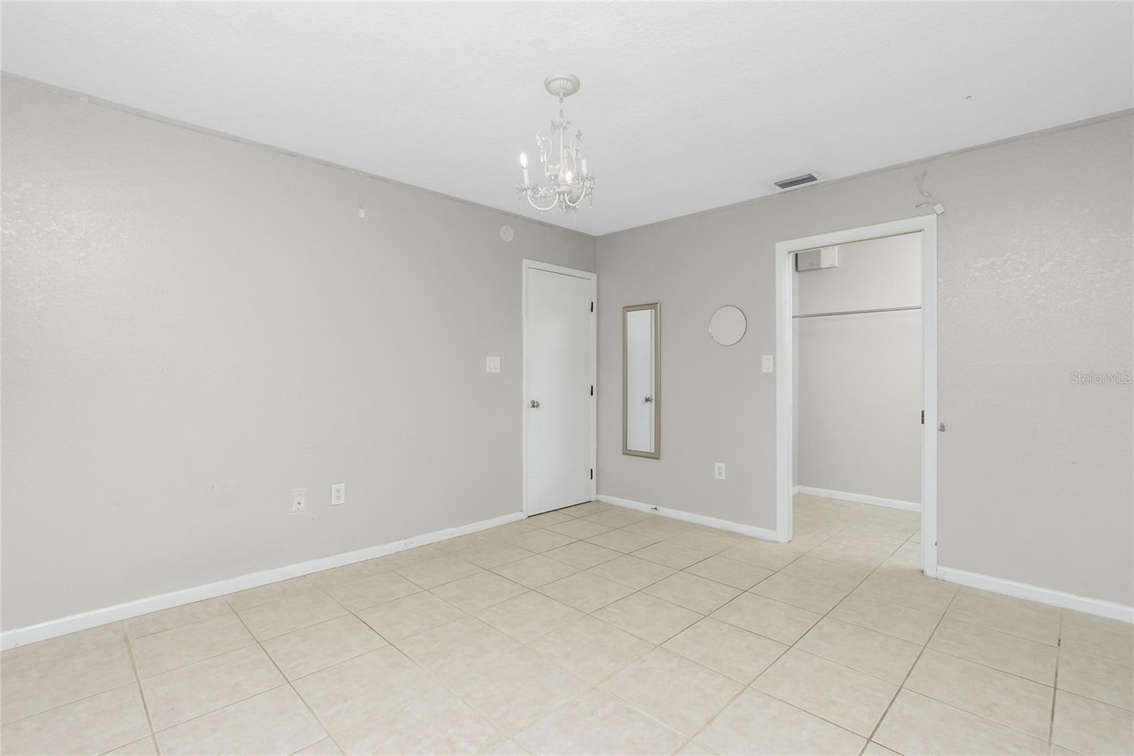 Image 34 of 49 For 1190 Victoria Ave Nw