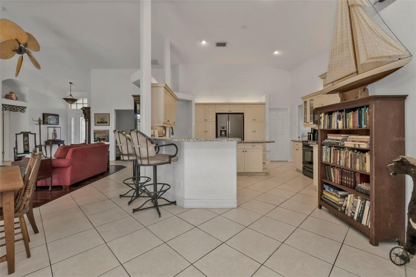 Image 11 of 57 For 264 Rotonda Boulevard N