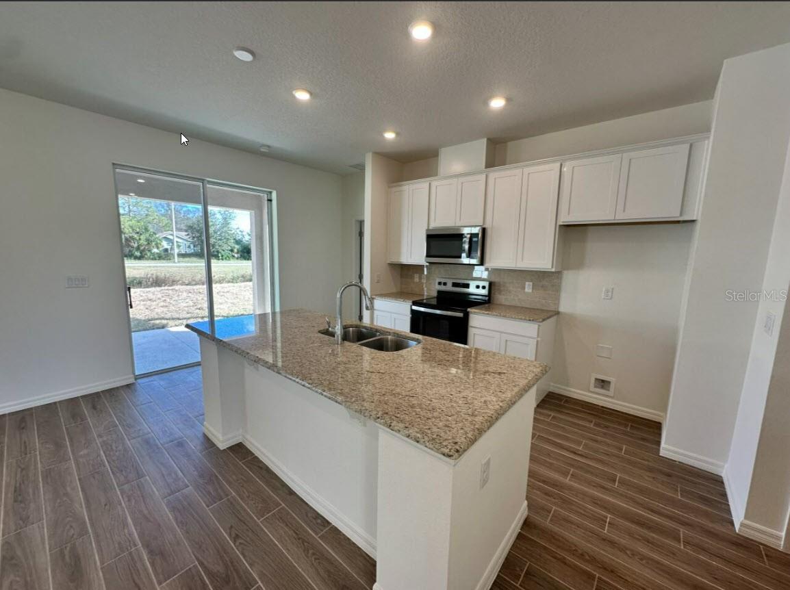 Image 3 of 17 For 59 Woodhollow Lane
