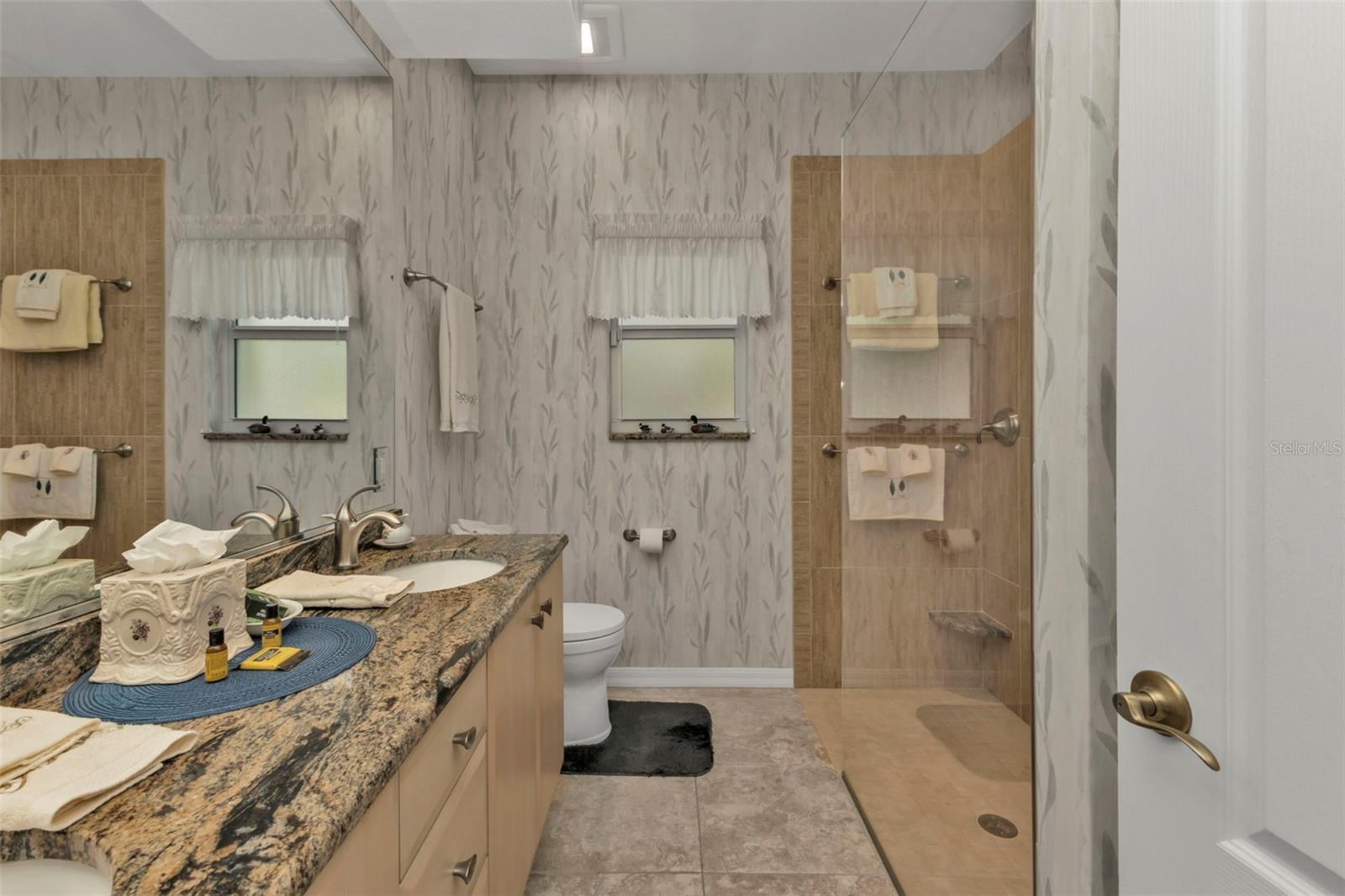 Image 21 of 41 For 3730 Whippoorwill Boulevard