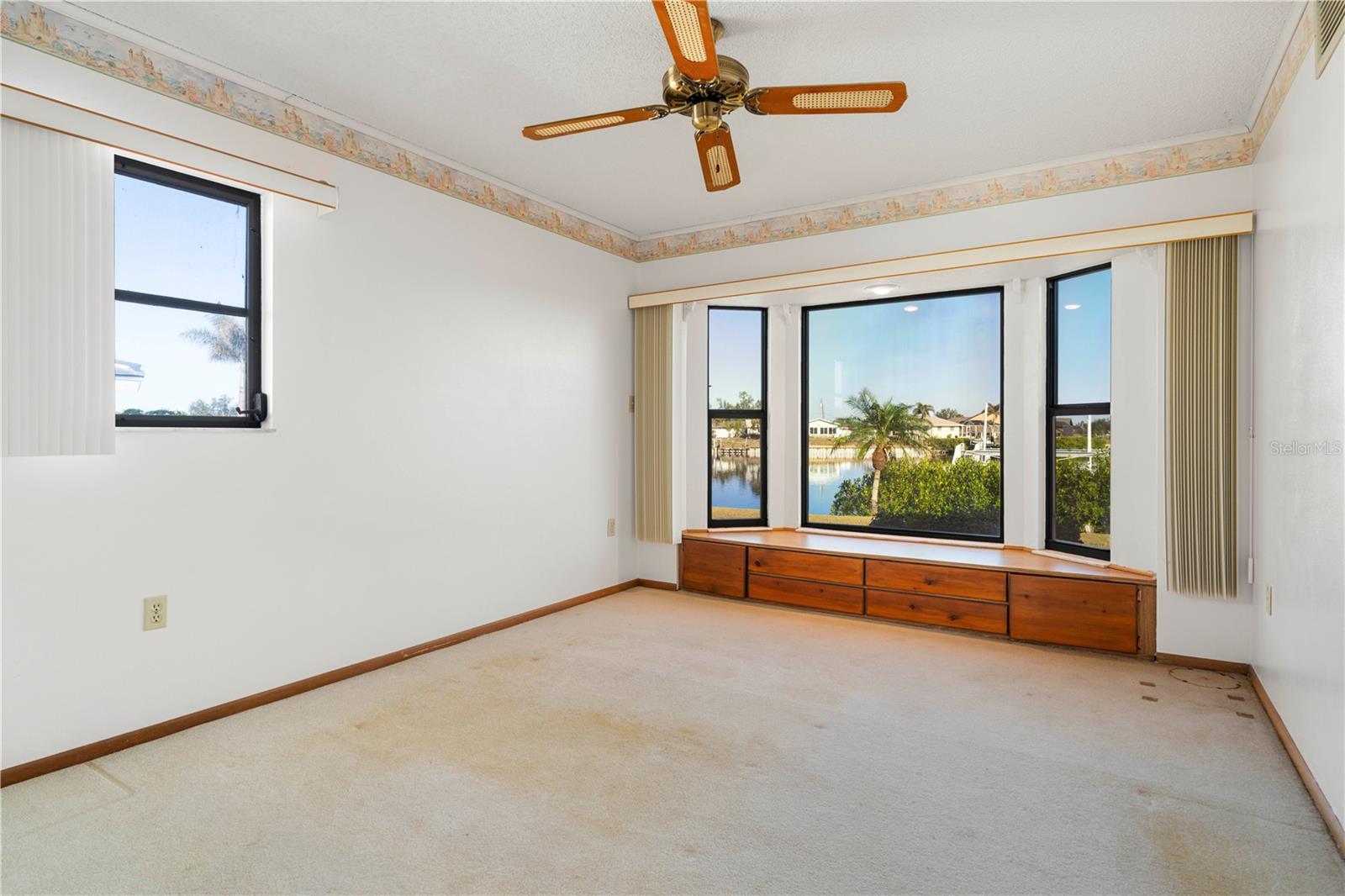 Image 37 of 55 For 117 Tarpon Boulevard Nw