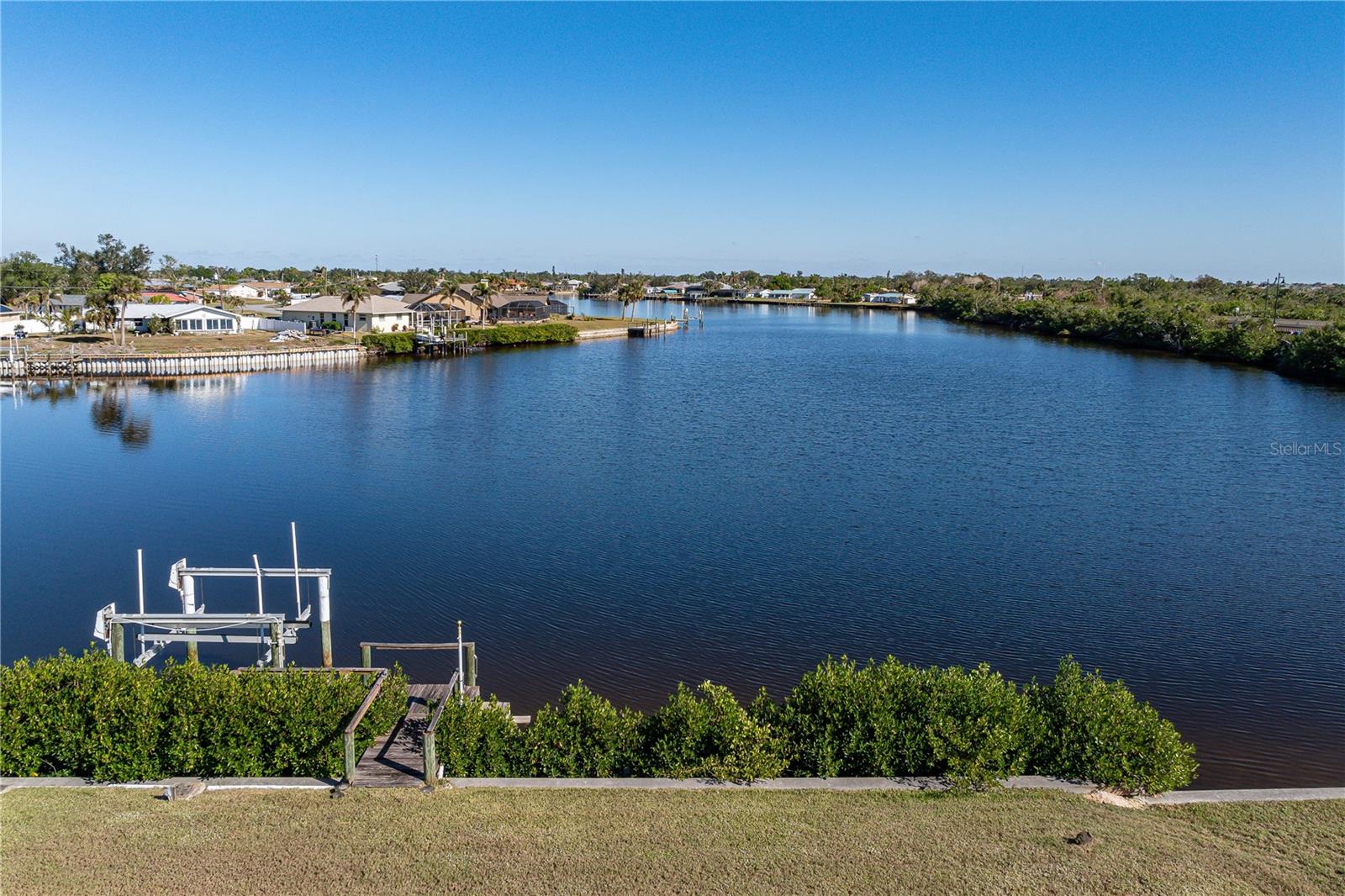 Image 4 of 55 For 117 Tarpon Boulevard Nw