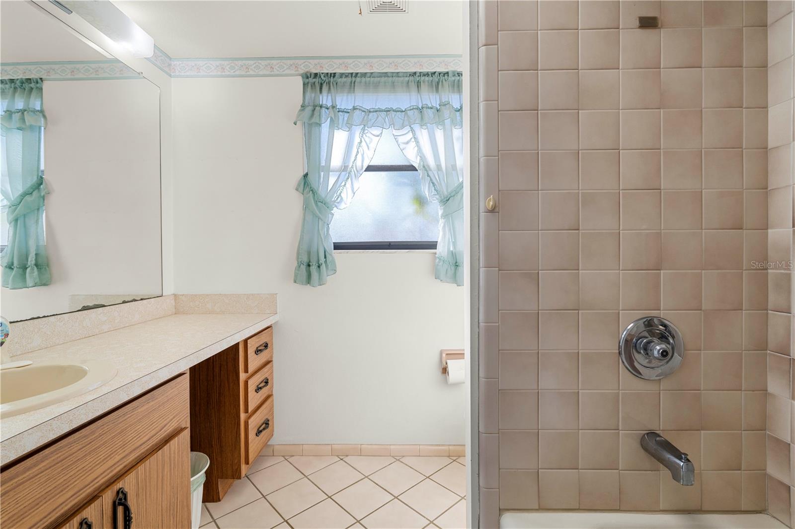 Image 41 of 55 For 117 Tarpon Boulevard Nw
