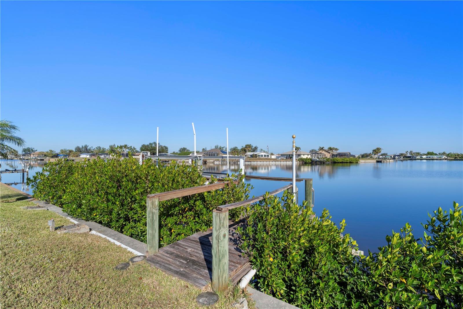 Image 45 of 55 For 117 Tarpon Boulevard Nw