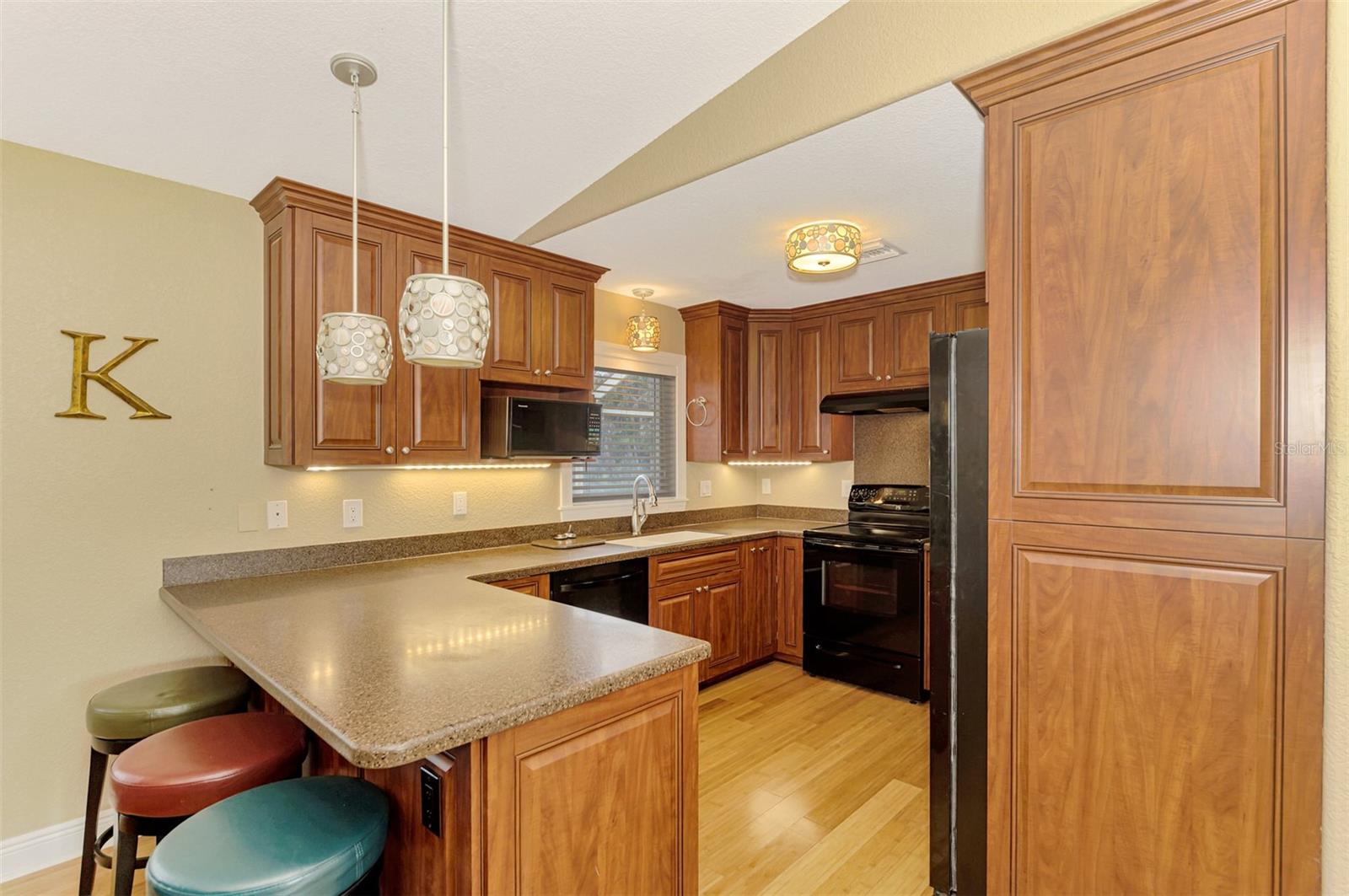 Image 10 of 55 For 24 Oakland Hills Court