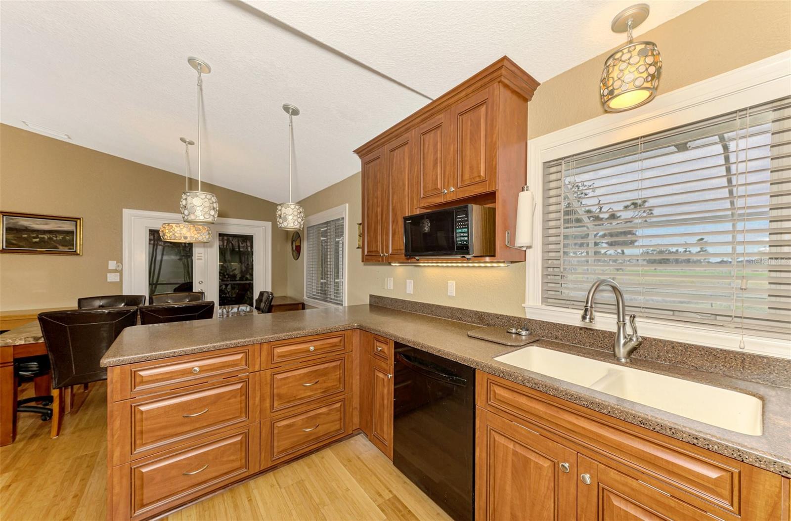 Image 18 of 55 For 24 Oakland Hills Court