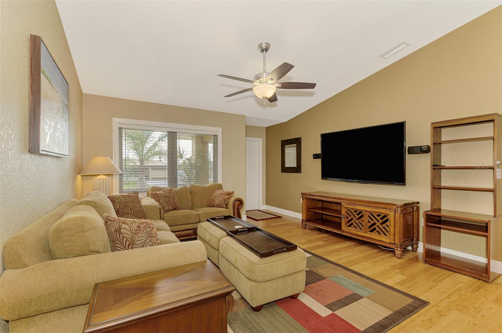 Image 7 of 55 For 24 Oakland Hills Court