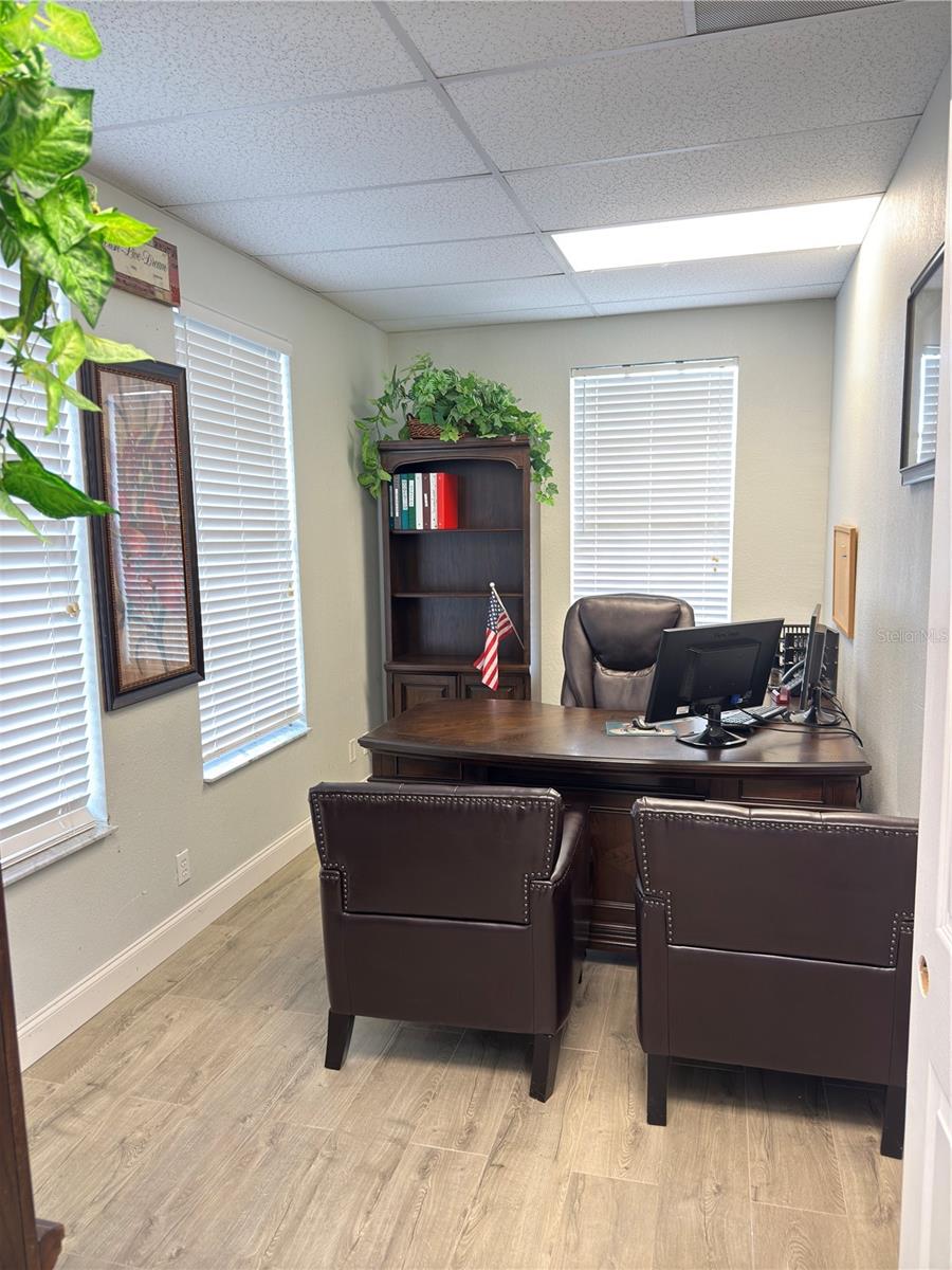 Image 10 of 15 For 17880 Toledo Blade Boulevard