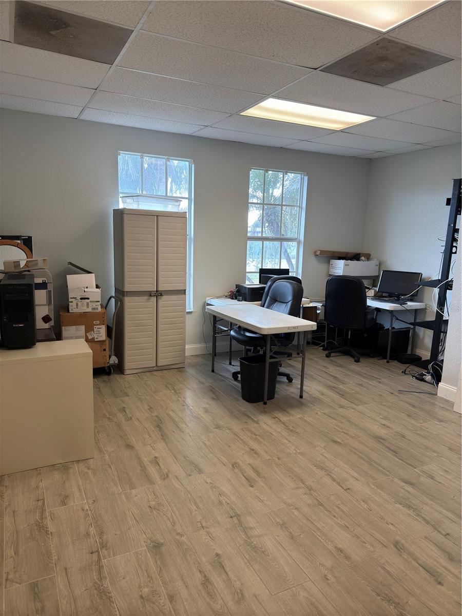 Image 12 of 15 For 17880 Toledo Blade Boulevard