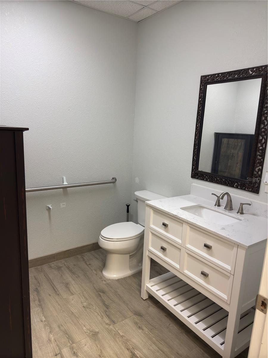 Image 14 of 15 For 17880 Toledo Blade Boulevard