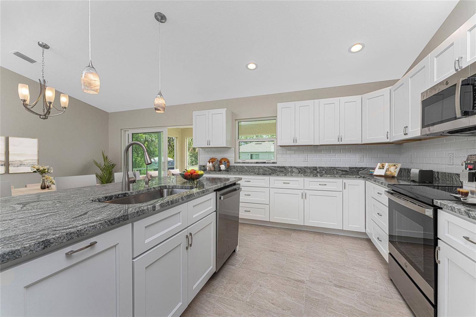 Image 11 of 39 For 5587 Price Boulevard