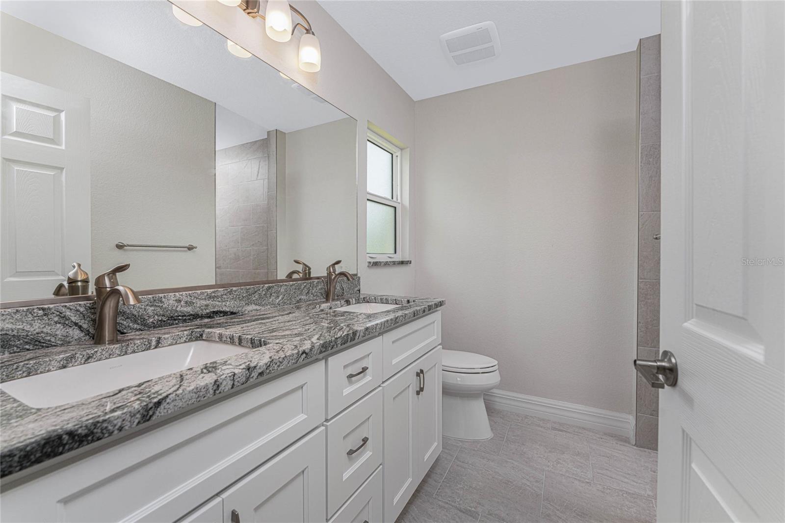Image 20 of 39 For 5587 Price Boulevard