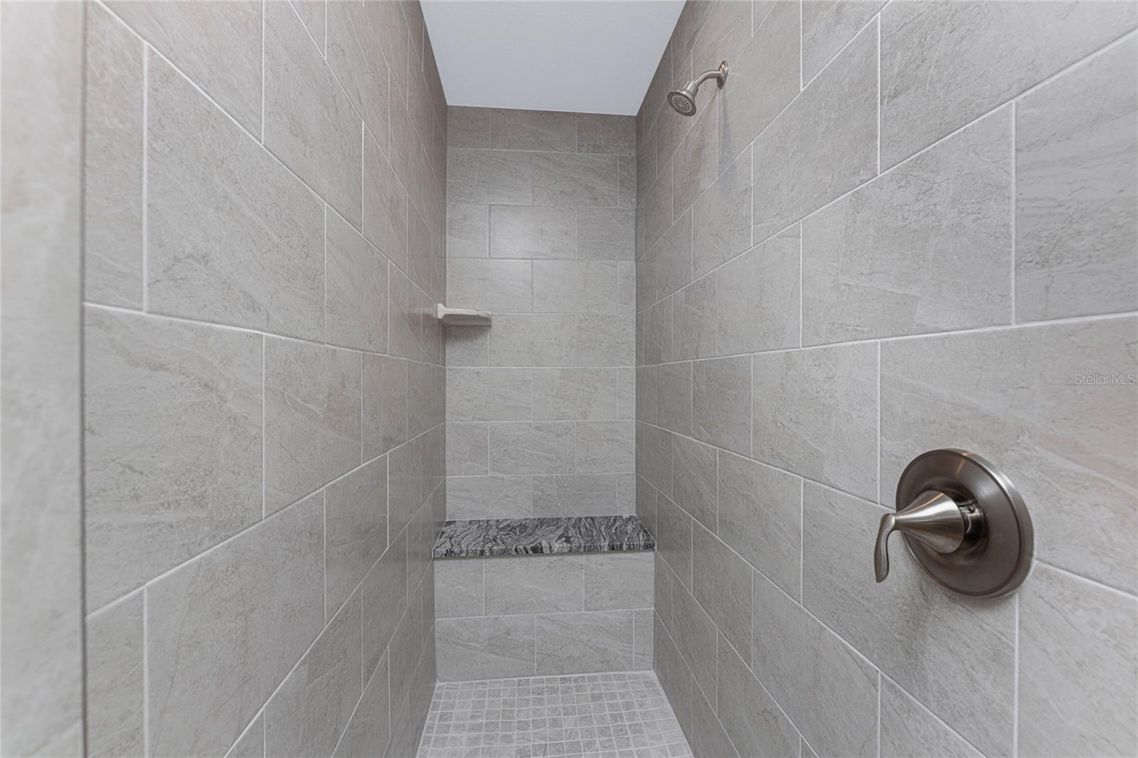 Image 21 of 39 For 5587 Price Boulevard