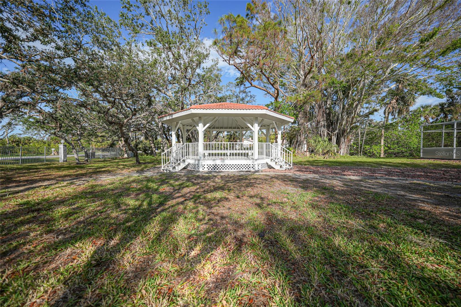 Image 8 of 100 For 1931 Bayshore Drive