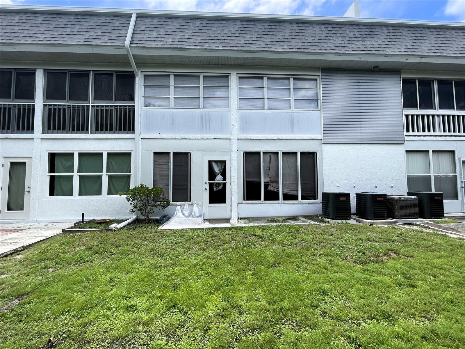 Image 56 of 75 For 22375 Edgewater Drive 151