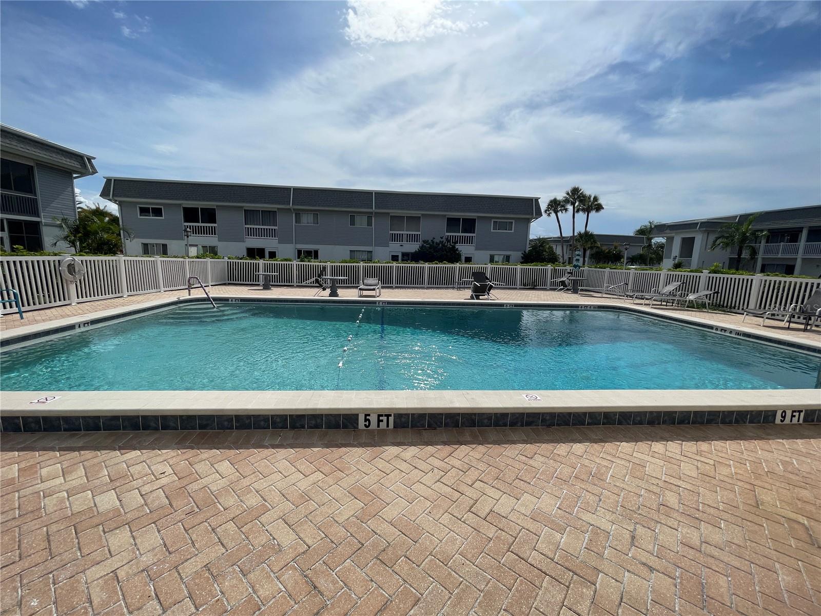 Image 61 of 75 For 22375 Edgewater Drive 151