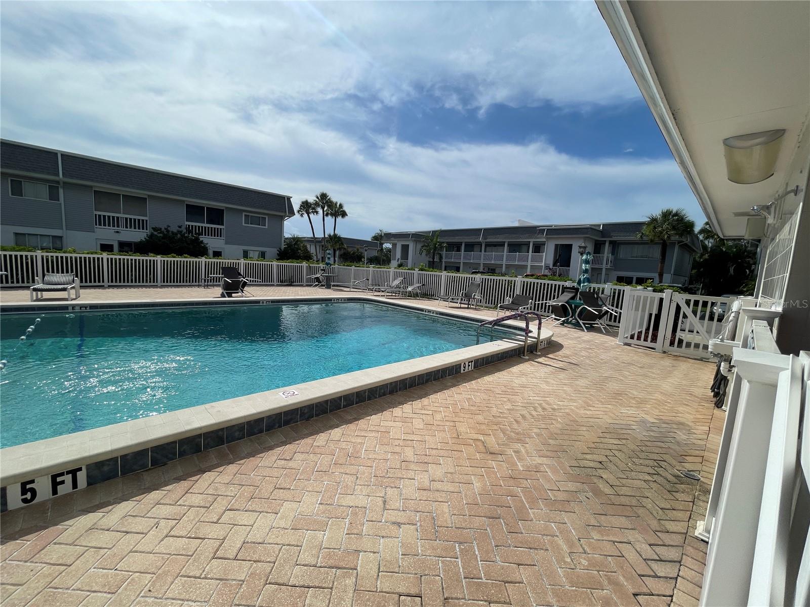 Image 62 of 75 For 22375 Edgewater Drive 151